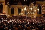 Aux Pays-Bas, 1 700 musiciens chrétiens chantent des psaumes, des hymnes et des louanges dans une église
