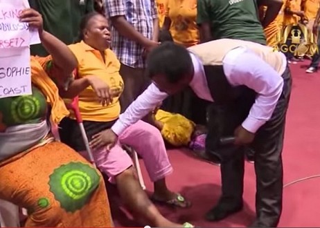 L'apôtre John Chi aurait fait trembler Abidjan: Voici, en vidéo, les miracles qui font débat