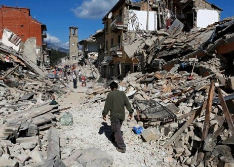 Après le tremblement de terre, les bénévoles évangéliques apportent leur aide aux sinistrés