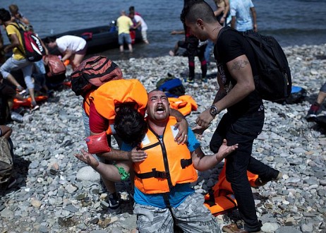 Jésus apparaît à des réfugiés sur la mer et calme une tempête
