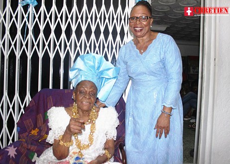 La prophétesse Toualy Victoire célèbre Dieu pour les 100 ans de  sa maman