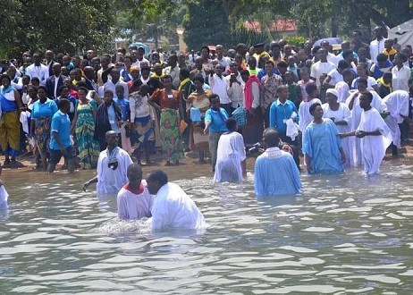 Malgré la persécution, l'Eglise africaine continue de baptiser plus de 100 personnes par trimestre