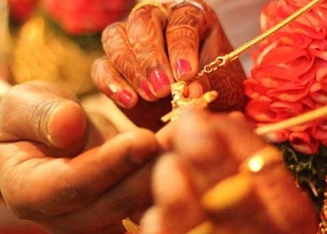 Un couple hindou voit leur idole se briser dans leurs mains à l'écoute de la parole de Dieu