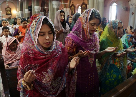 Plus de 200 chrétiens pakistanais en détention pour avoir choisi JÉSUS