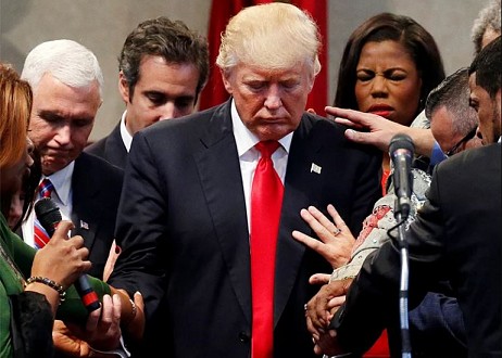 Trump promet d'instaurer la prière dans les écoles