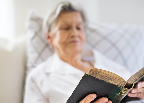 Elle a 99 ans et a lu la bible plus de 60 fois