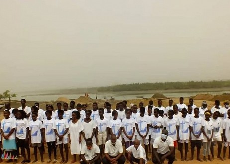 Plus de 50 personnes sont baptisées par des missionnaires brésiliens en Guinée-Bissau