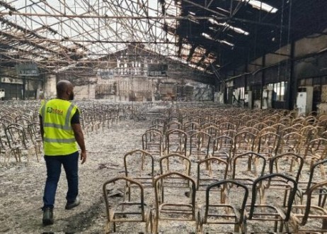 Une grande église à Lagos rasée par un incendie
