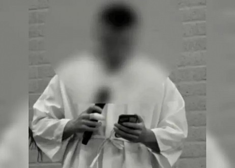 Un ex-musulman baptisé après avoir été évangélisé par un chrétien condamné à mort Un ex-musulman baptisé après avoir été évangélisé par un chrétien condamné à mort