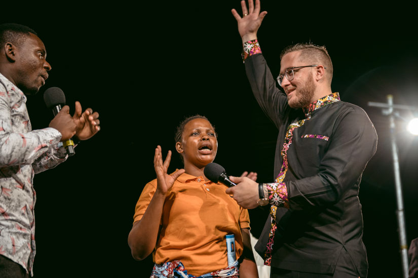 Miracle Une paralytique guérie à la maison en écoutant une prêche par