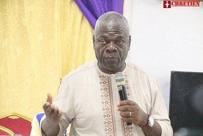 « Une main ouverte, c’est le ciel qui est ouvert » : le puissant message du Rév. Djilé Narcisse à la fête annuelle des Églises Evangéliques Shammah Côte d’Ivoire