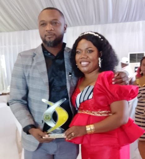 La 9e édition des Awards de la musique Wê récompense Michée B comme meilleur chantre Wê 2025