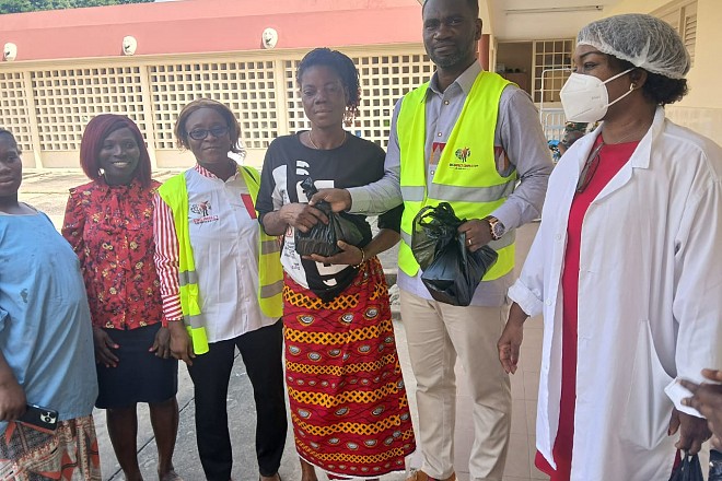 L’ONG Impact Compassion renforce l’appui aux grands brûlés avec un don au Centre spécialisé de Cocody