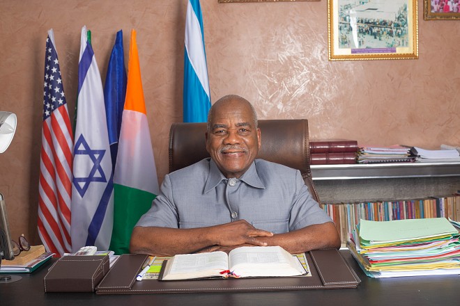 Dr Dion Yayé Robert : 