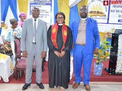 Chapelle Nadia Estelle consacrée évangéliste du Seigneur par Living Word Bible Institut