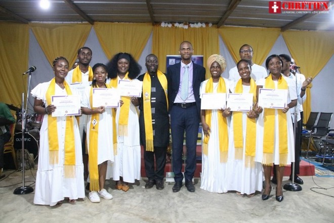 Clôture de la 8ᵉ promotion de l’ECLA : 10 conducteurs de louange appelés à “porter du fruit qui demeure”