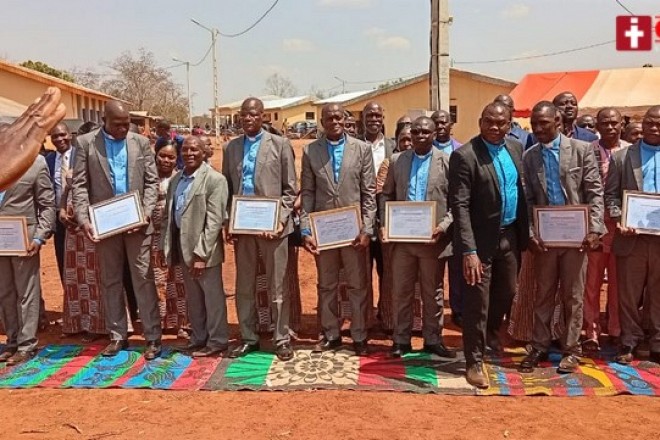 Napié en fête : 18 pasteurs de l’AEBECI entrent officiellement dans leur ministère