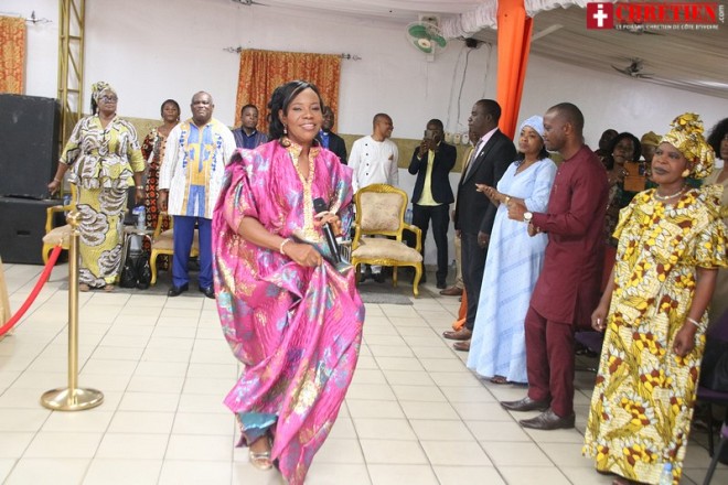 Musique gospel : la chantre pasteure Flora lance son premier album « Jésus est victorieux » à Koumassi