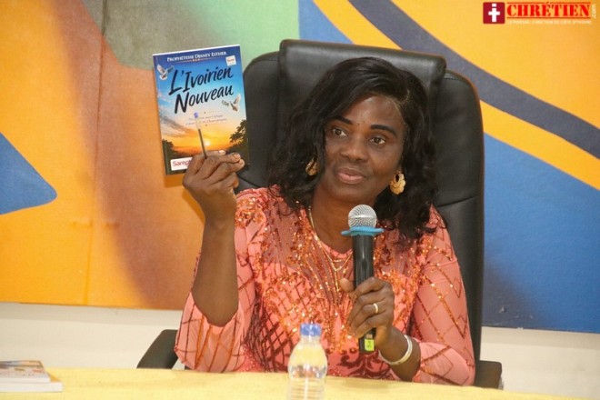 Dédicace : la prophétesse Esther Djanfy présente trois ouvrages pour une Côte d’Ivoire réconciliée et prospère