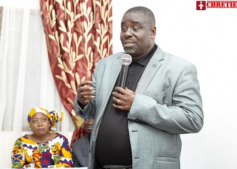 Formation des Leaders - Le pasteur Adji Raymond investi ambassadeur et coordonnateur national de John Maxwell en Côte d'Ivoire