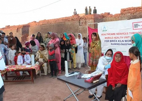 La mission Global Christian Relief apporte des soins médicaux à 14 000 ouvriers chrétiens de la briqueterie au Pakistan