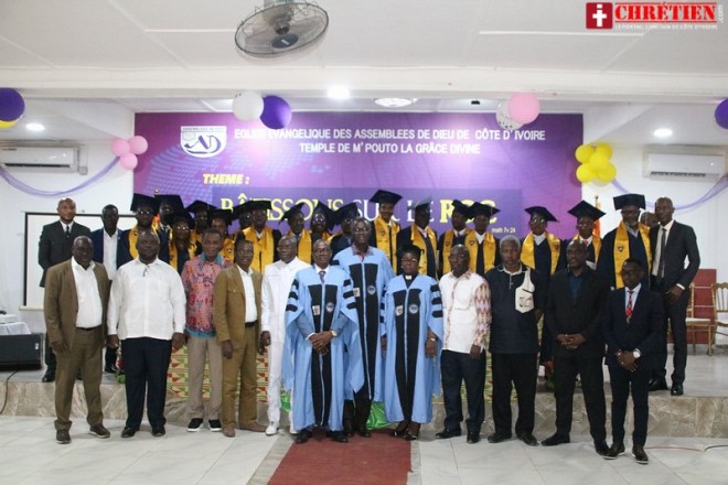 Cérémonie de graduation à l’Université Théo‑Stratégique de Développement : 19 étudiants envoyés en mission